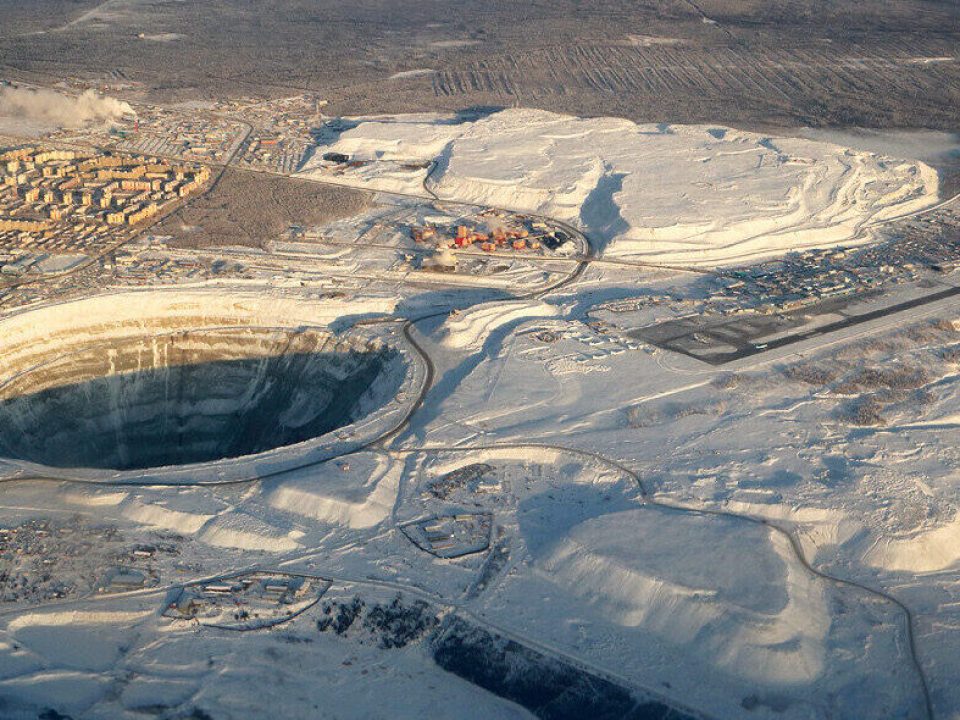 Aerial view of Alrosa's Mir mine, @Igor Dvurekov (CC BY-SA 3.0), 2016